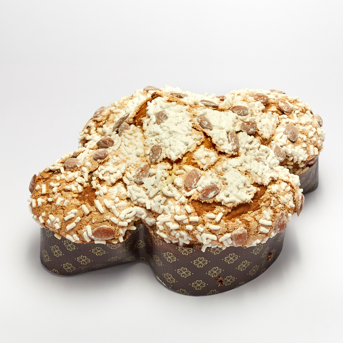 biscotti alle mandorle su piatto d'argento